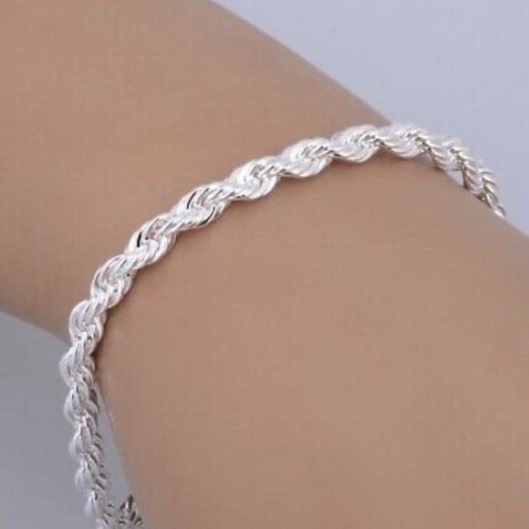 1 LEFT 💕 8” TWIST SILVER STAINLESS STEEL BRACELET - Picture 5 of 7